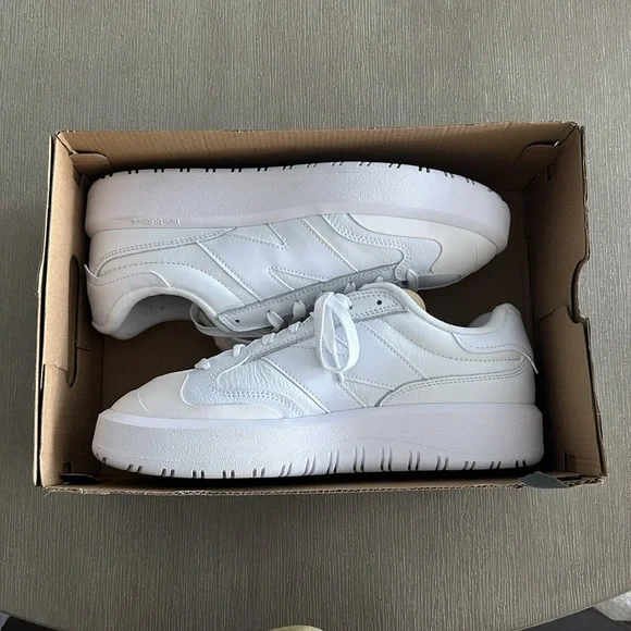 New Balance Men’s Sneakers - Picture 6 of 8